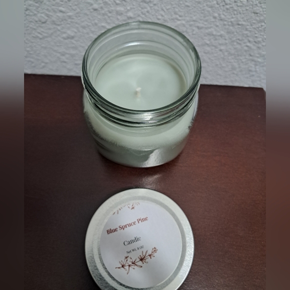 Blue Spruce Pine Scented Candle 8oz Handmade Green Color - Picture 4 of 5